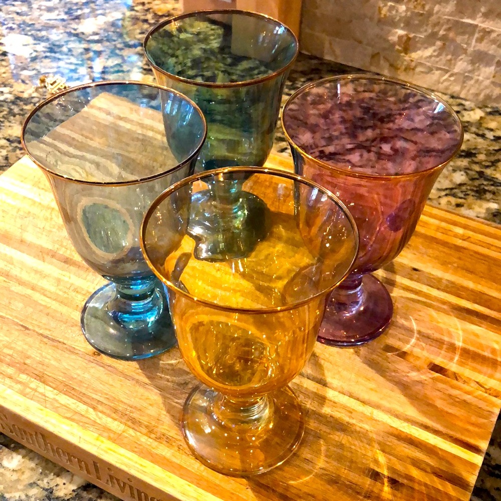 NWOT 4 multicolored Glasses set